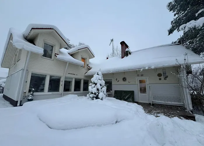 Moonlight House Large Holiday Villa With Sauna And Free Parking